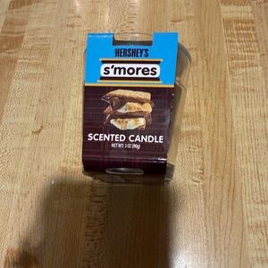Hershey's S'mores Scented Candle - Brown